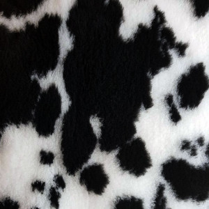 VetBed paklājs - guļvieta suņiem  ar gumijotu pamatni 100x150 cm Black White Cow