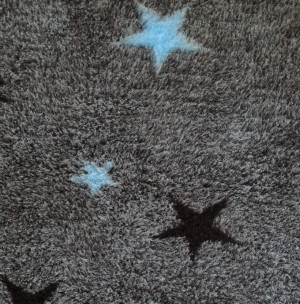VetBed paklājs - guļvieta suņiem  ar gumijotu pamatni 100x150 cm Blue Stars